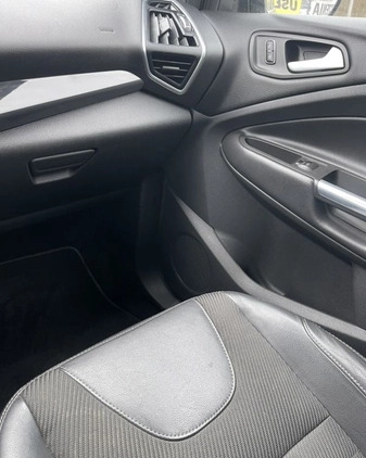 Ford Kuga cena 62900 przebieg: 140000, rok produkcji 2015 z Czerwionka-Leszczyny małe 106
